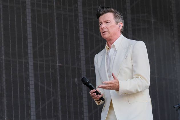 Rick Astley performs at the Isle of Wight festival in Newport, UK - 20 Jun 2026 English singer, songwriter, radio DJ and podcaster, Richard Paul Astley, known professionally as Rick Astley, performing live on stage at the Isle of Wight festival. His debut single Never Gonna Give You Up was a No. 1 hit in more than 25 countries, winning the 1988 Brit Award for Best British Single Newport United Kingdom Copyright: xDawnxFletcher-Parkx xSOPAxImagesx DSCF5317