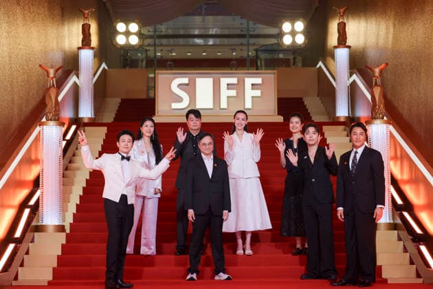 SHANGHAI, CHINA - JUNE 20: Actor Zhang Songwen and actress Isabella Leong arrive at the red carpet of the closing ceremony for the 28th Shanghai International Film Festival on June 20, 2026 in Shanghai, China.  Copyright: xVCGx 111649394383