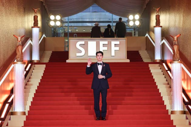 SHANGHAI, CHINA - JUNE 20: Actor Yosh Yu Shi arrives at the red carpet of the closing ceremony for the 28th Shanghai International Film Festival on June 20, 2026 in Shanghai, China.  Copyright: xVCGx 111649394351