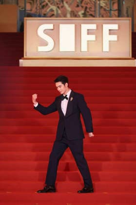 SHANGHAI, CHINA - JUNE 20: Actor Yosh Yu Shi arrives at the red carpet of the closing ceremony for the 28th Shanghai International Film Festival on June 20, 2026 in Shanghai, China.  Copyright: xVCGx 111649394318