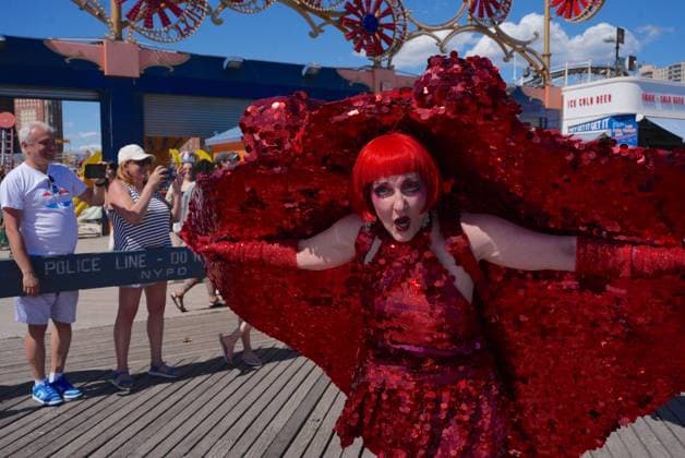 Mermaid Parade returns to Coney Island, drawing large crowds NEW YORK, UNITED STATES - JUNE 20: The annual Mermaid Parade returns to Surf Avenue in Coney Island, Brooklyn, bringing large crowds to the neighborhood in New York City, United States, on June 20, 2026. Selcuk Acar Anadolu New York United States. Editorial use only. Please get in touch for any other usage.  Copyright: x2026xAnadoluxSelcukxAcarx