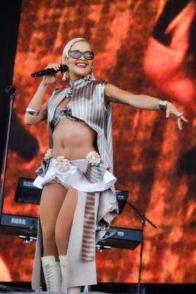 Rita Ora performs at the Isle of Wight festival in Newport, UK - 20 Jun 2026 Yugoslavian born singer songwriter and actor Rita Sahatçiu Ora, known professionally as Rita Ora, performing live on stage at the isle of Wight festival. Newport United Kingdom Copyright: xDawnxFletcher-Parkx xSOPAxImagesx DSCF5348