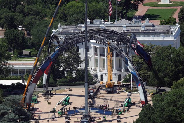 WASHINGTON, D.C. - JUNE 20: Workers remove lighting and stage after the UFC Freedom 250 event on June 20, 2026 in Washington D.C. Copyright: xmpi34x