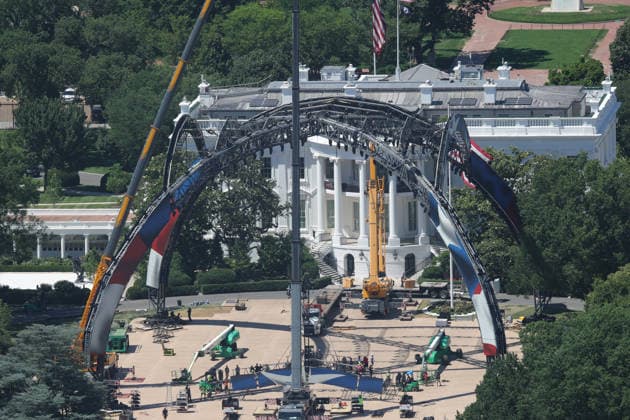 WASHINGTON, D.C. - JUNE 20: Workers remove lighting and stage after the UFC Freedom 250 event on June 20, 2026 in Washington D.C. Copyright: xmpi34x