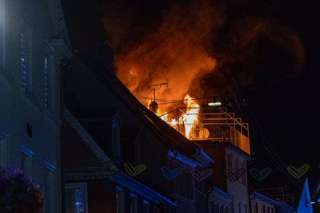 Blaulicht: Dachstuhlbrand in der Kanzleistrasse Reutlingen am 21.06.2026, Blaulicht: Dachstuhlbrand in der Kanzleistrasse Reutlingen am 21.06.2026, *** Emergency Copyright: xEibner-Pressefoto DimitrixDrofitx EP_ddh
