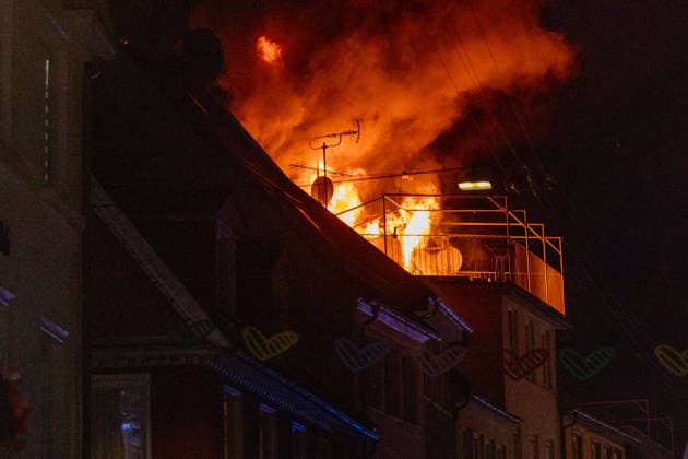 Blaulicht: Dachstuhlbrand in der Kanzleistrasse Reutlingen am 21.06.2026, Blaulicht: Dachstuhlbrand in der Kanzleistrasse Reutlingen am 21.06.2026, *** Emergency Copyright: xEibner-Pressefoto DimitrixDrofitx EP_ddh