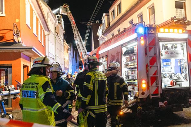 Blaulicht: Dachstuhlbrand in der Kanzleistrasse Reutlingen am 21.06.2026, Blaulicht: Dachstuhlbrand in der Kanzleistrasse Reutlingen am 21.06.2026, *** Emergency Copyright: xEibner-Pressefoto DimitrixDrofitx EP_ddh