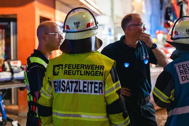Blaulicht: Dachstuhlbrand in der Kanzleistrasse Reutlingen am 21.06.2026, Blaulicht: Dachstuhlbrand in der Kanzleistrasse Reutlingen am 21.06.2026, *** Emergency Copyright: xEibner-Pressefoto DimitrixDrofitx EP_ddh