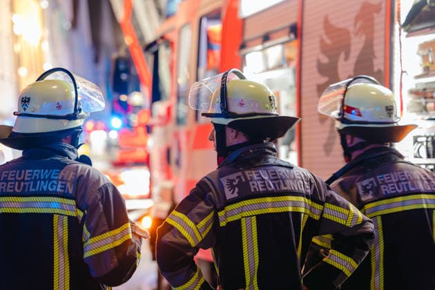Blaulicht: Dachstuhlbrand in der Kanzleistrasse Reutlingen am 21.06.2026, Blaulicht: Dachstuhlbrand in der Kanzleistrasse Reutlingen am 21.06.2026, *** Emergency Copyright: xEibner-Pressefoto DimitrixDrofitx EP_ddh