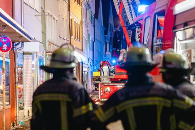 Blaulicht: Dachstuhlbrand in der Kanzleistrasse Reutlingen am 21.06.2026, Blaulicht: Dachstuhlbrand in der Kanzleistrasse Reutlingen am 21.06.2026, *** Emergency Copyright: xEibner-Pressefoto DimitrixDrofitx EP_ddh