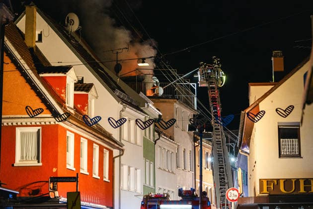 Blaulicht: Dachstuhlbrand in der Kanzleistrasse Reutlingen am 21.06.2026, Blaulicht: Dachstuhlbrand in der Kanzleistrasse Reutlingen am 21.06.2026, *** Emergency Copyright: xEibner-Pressefoto DimitrixDrofitx EP_ddh