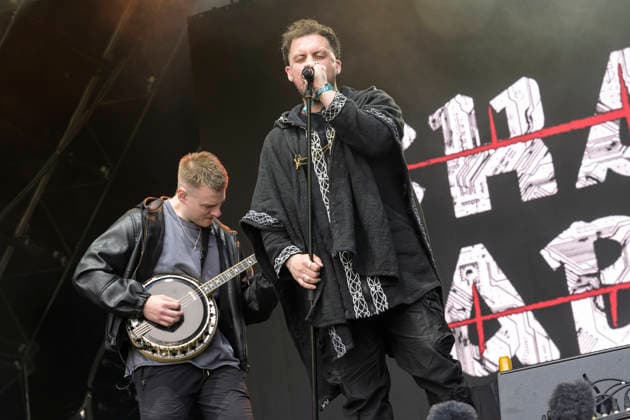 Musical Festival in Glasgow, UK - 20 Jun 2026 Ronan Bell, Ted Conway of Chasing Abbey performs live on stage at Glasgow Green. Glasgow United Kingdom Copyright: xStuartxWestwoodx xSOPAxImagesx SWESTWOOD17