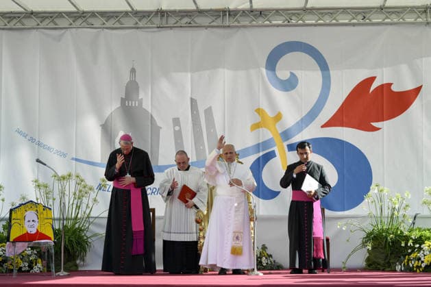 Pope Leo XIV Visits Cathedral In Pavia - Italy Pope Leo XIV meets with civic and religious authorities and the faithful gathered in the central Vittoria Square during his one day pastoral visit to Pavia, northern Italy, on June 20, 2026 in Pavia, Italy. Photo by (EV) Simone Risoluti Vatican Media ABACAPRESS.COM Pavia Italy  Copyright: xABACAx