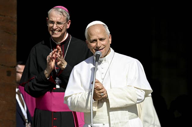 Pope Leo XIV Visits Cathedral In Pavia - Italy Pope Leo XIV meets with civic and religious authorities and the faithful gathered in the central Piazza Duomo during his one day pastoral visit to Pavia, northern Italy, on June 20, 2026 in Pavia, Italy. Photo by (EV) Elisabetta Trevisan Vatican Media ABACAPRESS.COM Pavia Italy  Copyright: xABACAx