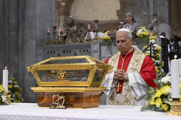 Pope Leo XIV Visits Cathedral In Pavia - Italy Pope Leo XIV presides over a celebration at the Basilica of Saint Peter in the Golden Sky, the 8th-century church where St Augustine is buried, during his one day pastoral visit to Pavia, northern Italy, on June 20, 2026 in Pavia, Italy.. Photo by (EV) Simone Risoluti Vatican Media ABACAPRESS.COM Pavia Italy  Copyright: xABACAx