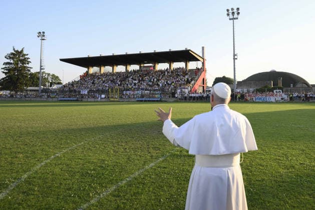 Pope Leo XIV Visits Cathedral In Pavia - Italy Pope Leo XIV greets faithful as he leaves Sant Angelo Lodigiano at the end of a celebration at the parish of Santi Antonio Abate e Francesca Cabrini on June 20, 2026 in Sant Angelo Lodigiano, Italy. The Pope s visit to Sant Angelo Lodigiano, a small Lombard town south of Milan, formed part of his pastoral journey to nearby Pavia. It was here, in 1850, that Francesca Cabrini was born before embarking on a life of mission that would take her across the Atlantic and eventually to Chicago, where she died in 1917. Canonised in 1946, she became the first saint of the United States and was later named Patroness of Migrants. Photo by (EV) Mario Tomassetti Vatican Media ABACAPRESS.COM Pavia Italy  Copyright: xABACAx