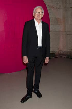 Victor Garber beim Amazon Prime Video Popup Event Elle World zum 25. Geburtstag des Films ˜Legally Blonde Natürlich blond˜ und zur Serie ˜Elle˜ in der Hall des Lumieres. New York, 20.06.2026 *** Victor Garber at the Amazon Prime Video pop-up event Elle World, celebrating the 25th anniversary of the film ˜Legally Blonde˜ and the series ˜Elle˜, at the Hall of Lights in New York, June 20, 2026,detected_source_language Foto:xB.xHinex xFuturexImagex elle_6609