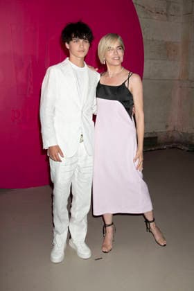Selma Blair mit Sohn Arthur Saint Bleick beim Amazon Prime Video Popup Event Elle World zum 25. Geburtstag des Films ˜Legally Blonde Natürlich blond˜ und zur Serie ˜Elle˜ in der Hall des Lumieres. New York, 20.06.2026 *** Selma Blair with her son Arthur Saint Bleick at the Amazon Prime Video pop-up event Elle World, celebrating the 25th anniversary of the film Legally Blonde and the series Elle, at the Hall des Lumières in New York, June 20, 2026,detected_source_language Foto:xB.xHinex xFuturexImagex elle_6627