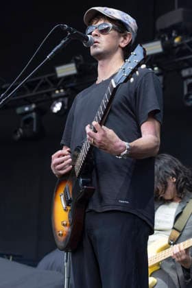 Bar Italia perform at Halifax Piece Hall Sam Fenton of Bar Italia performs at Piece Hall, Halifax, England, 20th June 2026, Credit:Mike Gray MIKE GRAY - B4227 Avalon  Copyright: xMikexGrayx xMIKExGRAYx-xB4227x xAvalonx 1111529116