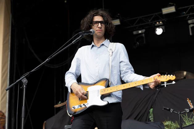Bar Italia perform at Halifax Piece Hall Jezmi Tarik Fehmi of Bar Italia performs at Piece Hall, Halifax, England, 20th June 2026, Credit:Mike Gray MIKE GRAY - B4227 Avalon  Copyright: xMikexGrayx xMIKExGRAYx-xB4227x xAvalonx 1111529188