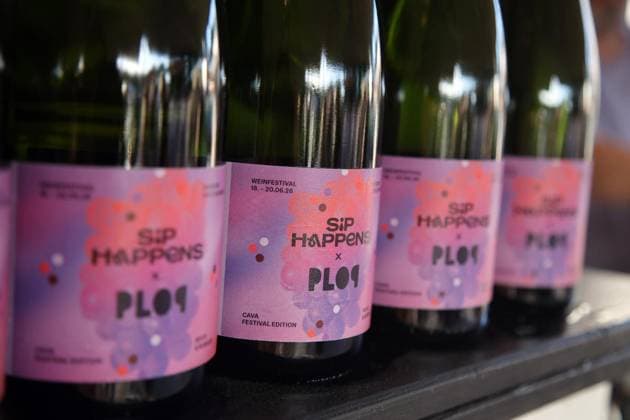 Wein Festival Sip happens ** NUR FÜR REDAKTIONELLE ZWECKE ** EDITORIAL USE ONLY **<p>Sip happens Festival in Duisburg Wedau am Samstag, den 20. Juni 2026 Deutschland NRW Duisburg Copyright: KerstinxBögeholz *** Sip Happens Wine Festival FOR EDITORIAL PURPOSES ONLY EDITORIAL USE ONLY p Sip Happens Festival in Duisburg-Wedau on Saturday, June 20, 2026 Germany NRW Duisburg Copyright KerstinxBögeholz,detected_source_language Copyright: KerstinxBögeholz doc86dr3ibimmclph4n17hq ,EDITORIAL USE ONLY