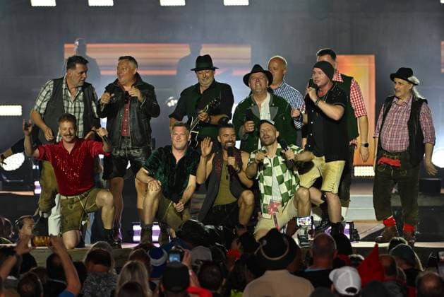 20.06.2026 - Bad Kleinkirchheim - St. Oswald am Hoferriegel in Österreich (AUT) - Wenn die Musi spielt Sommer Open Air 2026- im Bild: AlpenRebellen (Alpen Rebellen) und voXXclub, *** June 20, 2026, Bad Kleinkirchheim, St. Oswald am Hoferriegel, Austria, AUT
