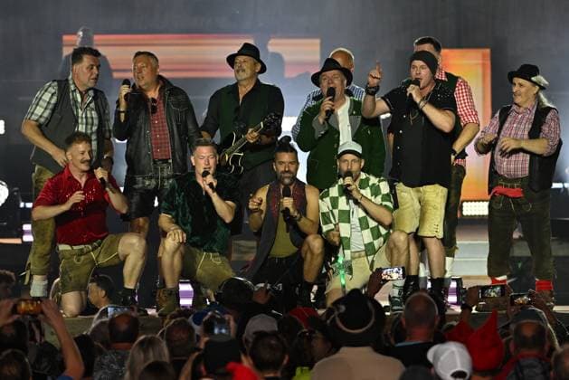 20.06.2026 - Bad Kleinkirchheim - St. Oswald am Hoferriegel in Österreich (AUT) - Wenn die Musi spielt Sommer Open Air 2026- im Bild: AlpenRebellen (Alpen Rebellen) und voXXclub, *** June 20, 2026, Bad Kleinkirchheim, St. Oswald am Hoferriegel, Austria, AUT