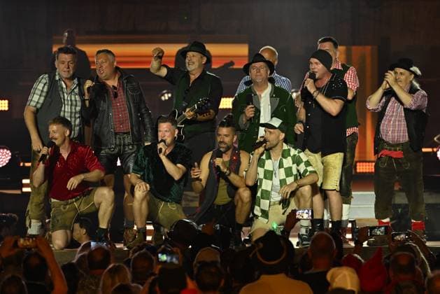 20.06.2026 - Bad Kleinkirchheim - St. Oswald am Hoferriegel in Österreich (AUT) - Wenn die Musi spielt Sommer Open Air 2026- im Bild: AlpenRebellen (Alpen Rebellen) und voXXclub, *** June 20, 2026, Bad Kleinkirchheim, St. Oswald am Hoferriegel, Austria, AUT