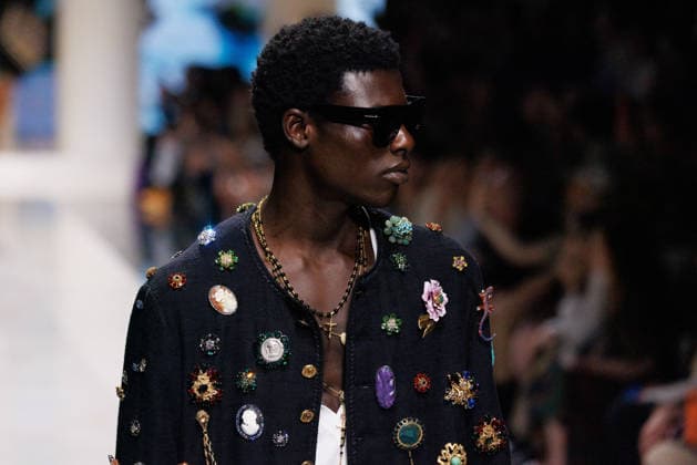 News - Dolce&Gabbana - Runway - Milan Fashion Week - Menswear Spring Summer 2027 MILAN, ITALY - JUNE 20, 2026: A model walks the runway during the Dolce&amp;Gabbana Men s Spring Summer 2027 collection fashion show as part of Milan Fashion Week Menswear in Milan, Italy. Photo: Cinzia Camela. Milan Metropol Italy Copyright: xCinziaxCamelax xLiveMediax LPN_2529286