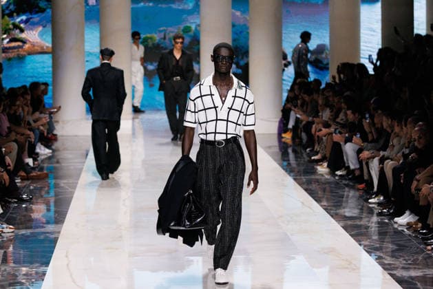 News - Dolce&Gabbana - Runway - Milan Fashion Week - Menswear Spring Summer 2027 MILAN, ITALY - JUNE 20, 2026: Models walk the runway during the Dolce&amp;Gabbana Men s Spring Summer 2027 collection fashion show as part of Milan Fashion Week Menswear in Milan, Italy. Photo: Cinzia Camela. Milan Metropol Italy Copyright: xCinziaxCamelax xLiveMediax LPN_2529294