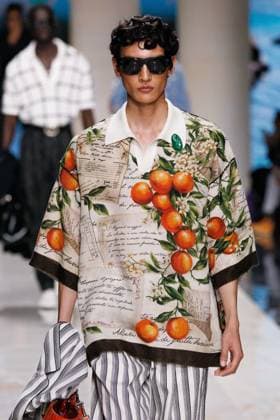 News - Dolce&Gabbana - Runway - Milan Fashion Week - Menswear Spring Summer 2027 MILAN, ITALY - JUNE 20, 2026: Models walk the runway during the Dolce&amp;Gabbana Men s Spring Summer 2027 collection fashion show as part of Milan Fashion Week Menswear in Milan, Italy. Photo: Cinzia Camela. Milan Metropol Italy Copyright: xCinziaxCamelax xLiveMediax LPN_2529295
