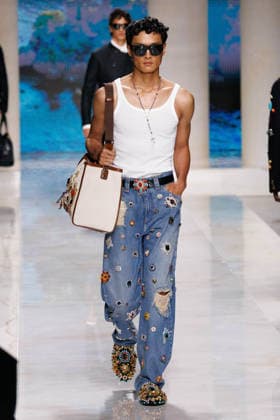 News - Dolce&Gabbana - Runway - Milan Fashion Week - Menswear Spring Summer 2027 MILAN, ITALY - JUNE 20, 2026: Models walk the runway during the Dolce&amp;Gabbana Men s Spring Summer 2027 collection fashion show as part of Milan Fashion Week Menswear in Milan, Italy. Photo: Cinzia Camela. Milan Metropol Italy Copyright: xCinziaxCamelax xLiveMediax LPN_2529303