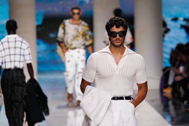 News - Dolce&Gabbana - Runway - Milan Fashion Week - Menswear Spring Summer 2027 MILAN, ITALY - JUNE 20, 2026: A model walks the runway during the Dolce&amp;Gabbana Men s Spring Summer 2027 collection fashion show as part of Milan Fashion Week Menswear in Milan, Italy. Photo: Cinzia Camela. Milan Metropol Italy Copyright: xCinziaxCamelax xLiveMediax LPN_2529306