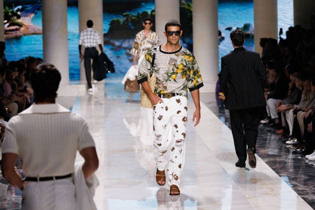 News - Dolce&Gabbana - Runway - Milan Fashion Week - Menswear Spring Summer 2027 MILAN, ITALY - JUNE 20, 2026: A model walks the runway during the Dolce&amp;Gabbana Men s Spring Summer 2027 collection fashion show as part of Milan Fashion Week Menswear in Milan, Italy. Photo: Cinzia Camela. Milan Metropol Italy Copyright: xCinziaxCamelax xLiveMediax LPN_2529309