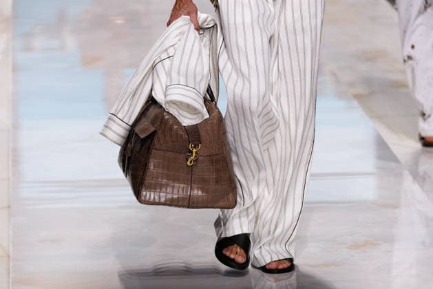 News - Dolce&Gabbana - Runway - Milan Fashion Week - Menswear Spring Summer 2027 MILAN, ITALY - JUNE 20, 2026: A model walks the runway during the Dolce&amp;Gabbana Men s Spring Summer 2027 collection fashion show as part of Milan Fashion Week Menswear in Milan, Italy. Photo: Cinzia Camela. Milan Metropol Italy Copyright: xCinziaxCamelax xLiveMediax LPN_2529315