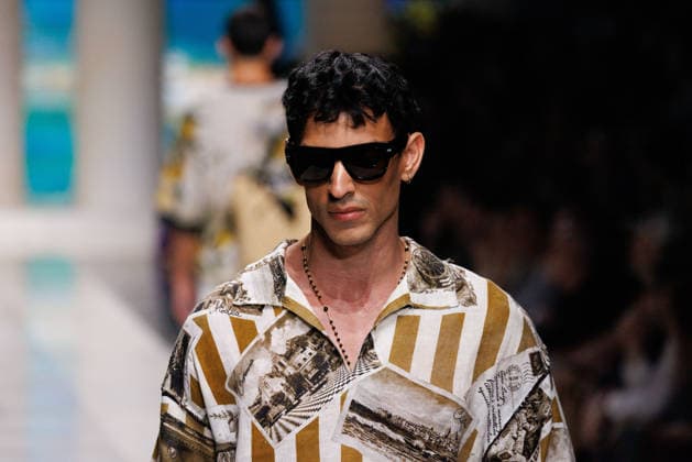 News - Dolce&Gabbana - Runway - Milan Fashion Week - Menswear Spring Summer 2027 MILAN, ITALY - JUNE 20, 2026: A model walks the runway during the Dolce&amp;Gabbana Men s Spring Summer 2027 collection fashion show as part of Milan Fashion Week Menswear in Milan, Italy. Photo: Cinzia Camela. Milan Metropol Italy Copyright: xCinziaxCamelax xLiveMediax LPN_2529316