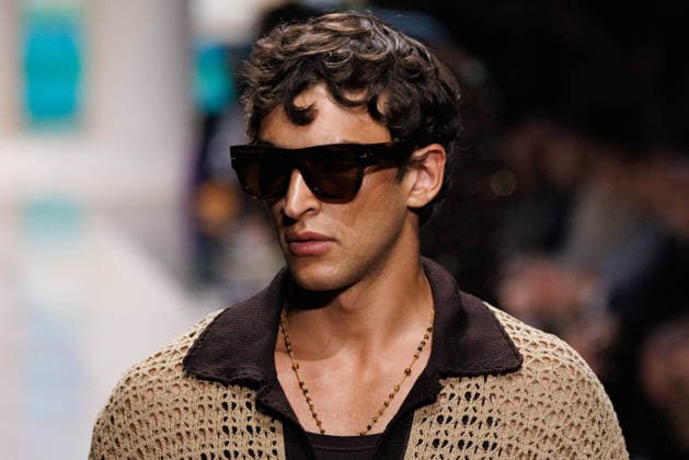 News - Dolce&Gabbana - Runway - Milan Fashion Week - Menswear Spring Summer 2027 MILAN, ITALY - JUNE 20, 2026: A model walks the runway during the Dolce&amp;Gabbana Men s Spring Summer 2027 collection fashion show as part of Milan Fashion Week Menswear in Milan, Italy. Photo: Cinzia Camela. Milan Metropol Italy Copyright: xCinziaxCamelax xLiveMediax LPN_2529334