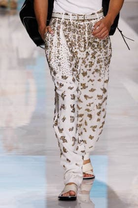 News - Dolce&Gabbana - Runway - Milan Fashion Week - Menswear Spring Summer 2027 MILAN, ITALY - JUNE 20, 2026: A model walks the runway during the Dolce&amp;Gabbana Men s Spring Summer 2027 collection fashion show as part of Milan Fashion Week Menswear in Milan, Italy. Photo: Cinzia Camela. Milan Metropol Italy Copyright: xCinziaxCamelax xLiveMediax LPN_2529364