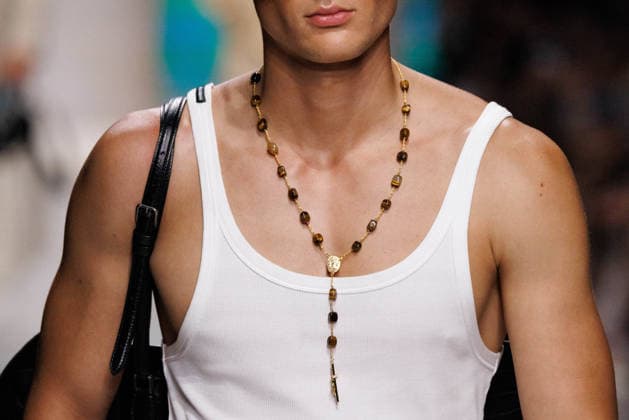 News - Dolce&Gabbana - Runway - Milan Fashion Week - Menswear Spring Summer 2027 MILAN, ITALY - JUNE 20, 2026: A model walks the runway during the Dolce&amp;Gabbana Men s Spring Summer 2027 collection fashion show as part of Milan Fashion Week Menswear in Milan, Italy. Photo: Cinzia Camela. Milan Metropol Italy Copyright: xCinziaxCamelax xLiveMediax LPN_2529366