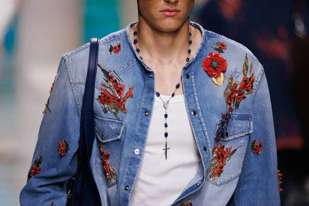 News - Dolce&Gabbana - Runway - Milan Fashion Week - Menswear Spring Summer 2027 MILAN, ITALY - JUNE 20, 2026: A model walks the runway during the Dolce&amp;Gabbana Men s Spring Summer 2027 collection fashion show as part of Milan Fashion Week Menswear in Milan, Italy. Photo: Cinzia Camela. Milan Metropol Italy Copyright: xCinziaxCamelax xLiveMediax LPN_2529378