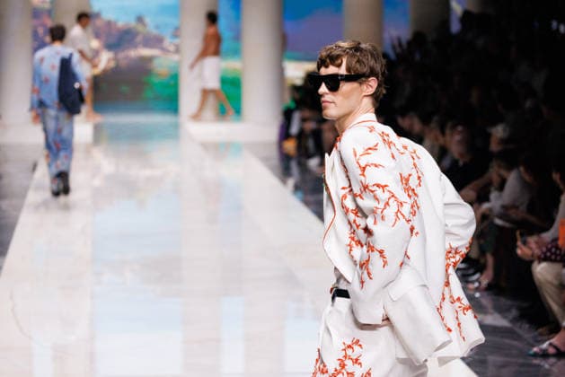 News - Dolce&Gabbana - Runway - Milan Fashion Week - Menswear Spring Summer 2027 MILAN, ITALY - JUNE 20, 2026: A model walks the runway during the Dolce&amp;Gabbana Men s Spring Summer 2027 collection fashion show as part of Milan Fashion Week Menswear in Milan, Italy. Photo: Cinzia Camela. Milan Metropol Italy Copyright: xCinziaxCamelax xLiveMediax LPN_2529384