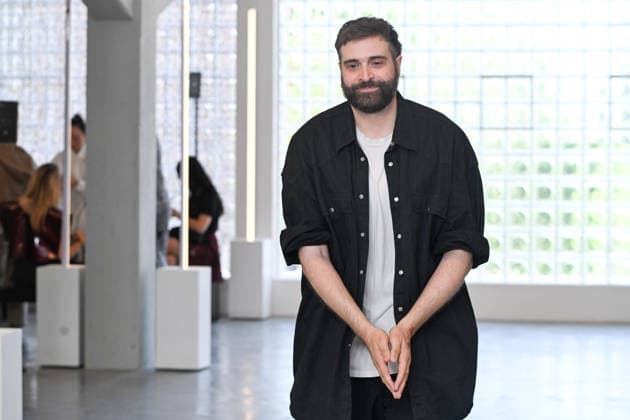 IPA85907817 - Milan, Milan Men™s Fashion Week Spring Summer 2027 - Men™s Fashion, Spring Summer 2027 - Simon Cracker fashion show - runway - pictured: Simone Botte  Copyright: xSimonaxChiocciax xSimonaxChiocciax 85907817
