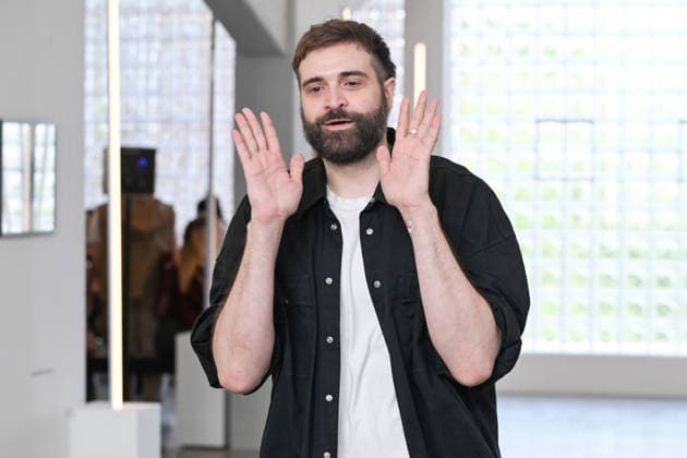 IPA85907822 - Milan, Milan Men™s Fashion Week Spring Summer 2027 - Men™s Fashion, Spring Summer 2027 - Simon Cracker fashion show - runway - pictured: Simone Botte  Copyright: xSimonaxChiocciax xSimonaxChiocciax 85907822