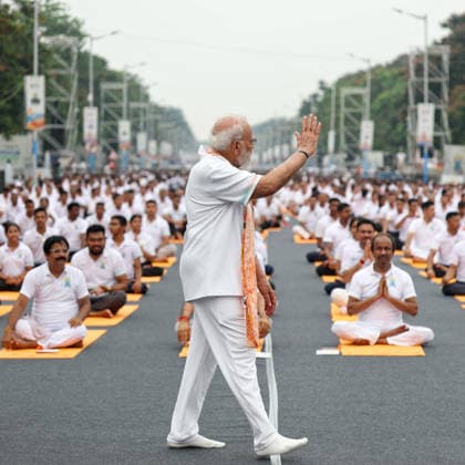 PM Modi takes part in 12th International Day of Yoga celebrations Kolkata, Jun 21 (ANI): Prime Minister Narendra Modi waves during the 12th International Day of Yoga celebrations, in Kolkata on Sunday. (DPR PMO ANI Photo) Kolkata West Bengal India Copyright: xANIx ANI_20260621005
