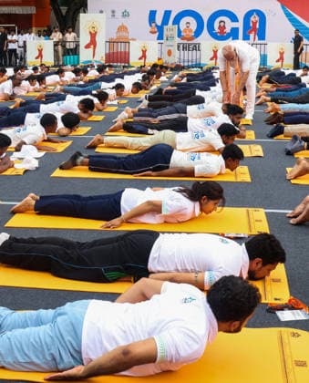 PM Modi takes part in 12th International Day of Yoga celebrations Kolkata, Jun 21 (ANI): Prime Minister Narendra Modi takes part in 12th International Day of Yoga celebrations, in Kolkata on Sunday. (DPR PMO ANI Photo) Kolkata West Bengal India Copyright: xANIx ANI_20260621013