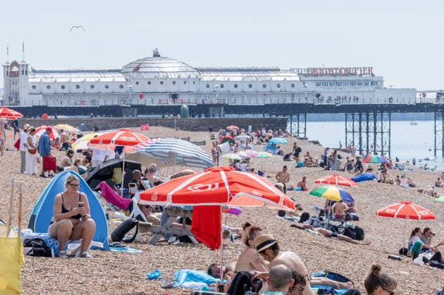 June 21, 2026, Brighton, UK: London, UK. Sunseekers enjoy the warm sunshine on Brighton Beach, East Sussex today as weather forecasters predict another heatwave for the South of the country. The Met Office has issued Amber alerts for Ã¢â‚¬ËœExtreme HeatÃ¢â‚¬â ¢ today with highs of over 38c for London and the South East by Wednesday. Brighton UK  - ZUMAl94_ 20260621_zaf_l94_010 Copyright: xAlexxLentatix