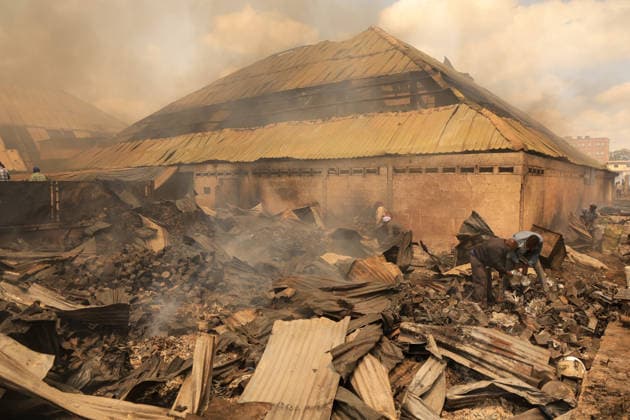 Blaze destroys shops at Nairobi s Gikomba Market NAIROBI, KENYA - JUNE 21: People inspect the damage and try to salvage their belongings after a fire broke out at Gikomba Market in Nairobi, Kenya, on June 21, 2026. Numerous shops were destroyed in the blaze as firefighters worked to contain the fire. Lucas Mukasa Anadolu Nairobi Kenya. Editorial use only. Please get in touch for any other usage.  Copyright: x2026xAnadoluxLucasxMukasax