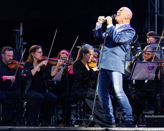 Peter Cox of Go West performing live at the 80s Classical Show at the Hampton Court Palace Festival, London, UK on 20th June 2026 Peter Cox of Go West performing live at the 80s Classical Show at the Hampton Court Palace Festival, London, UK on 20th June 2026, Credit:Manuela Langotsch Avalon United Kingdom, London, Hampton Court Palace Festival  Copyright: xManuelaxLangotschx xAvalonx 1111609745