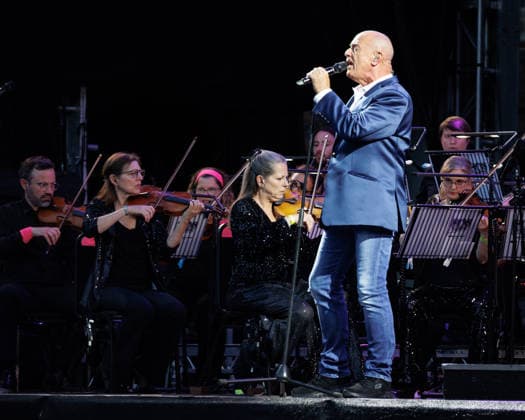 Peter Cox of Go West performing live at the 80s Classical Show at the Hampton Court Palace Festival, London, UK on 20th June 2026 Peter Cox of Go West performing live at the 80s Classical Show at the Hampton Court Palace Festival, London, UK on 20th June 2026, Credit:Manuela Langotsch Avalon United Kingdom, London, Hampton Court Palace Festival  Copyright: xManuelaxLangotschx xAvalonx 1111609762