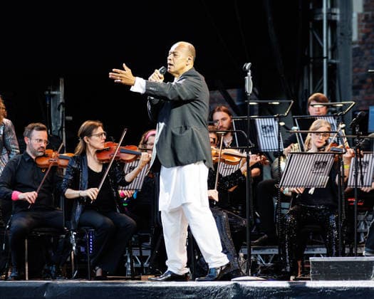 Roland Gift of Fine Young Cannibals performing live at the 80s Classical Show at the Hampton Court Palace Festival, London, UK on 20th June 2026 Roland Gift of Fine Young Cannibals performing live at the 80s Classical Show at the Hampton Court Palace Festival, London, UK on 20th June 2026, Credit:Manuela Langotsch Avalon United Kingdom, London, Hampton Court Palace Festival  Copyright: xManuelaxLangotschx xAvalonx 1111609783